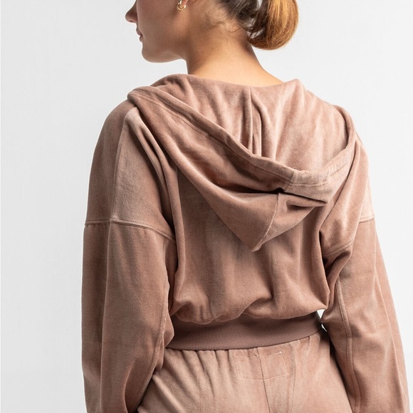 RSQ Recycled Neutral Brown Tan Velour Crop Full Zip Up Hoodie Size Large - Picture 4 of 8